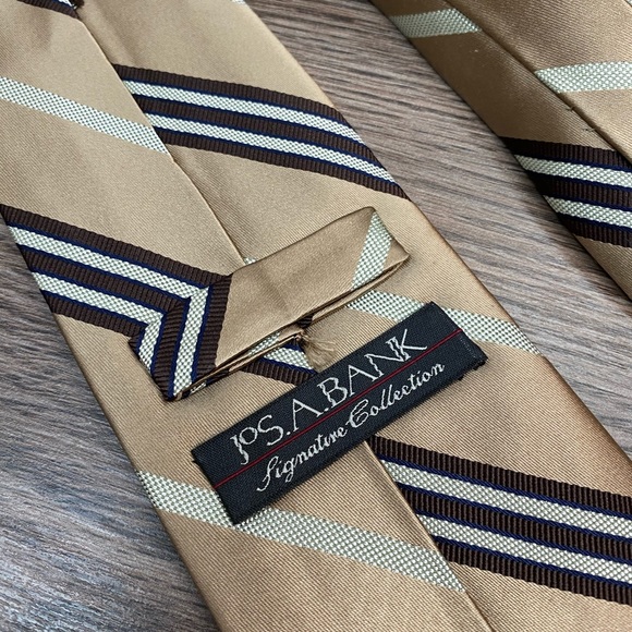 Jos A Bank Signature Taupe Stripe Tie - Picture 3 of 4